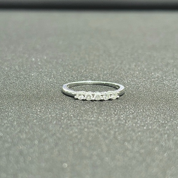 14k white gold 1/2k diamond Ring - Picture 3 of 10